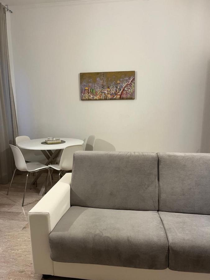 Ampio Bilocale A Milano Διαμέρισμα Εξωτερικό φωτογραφία